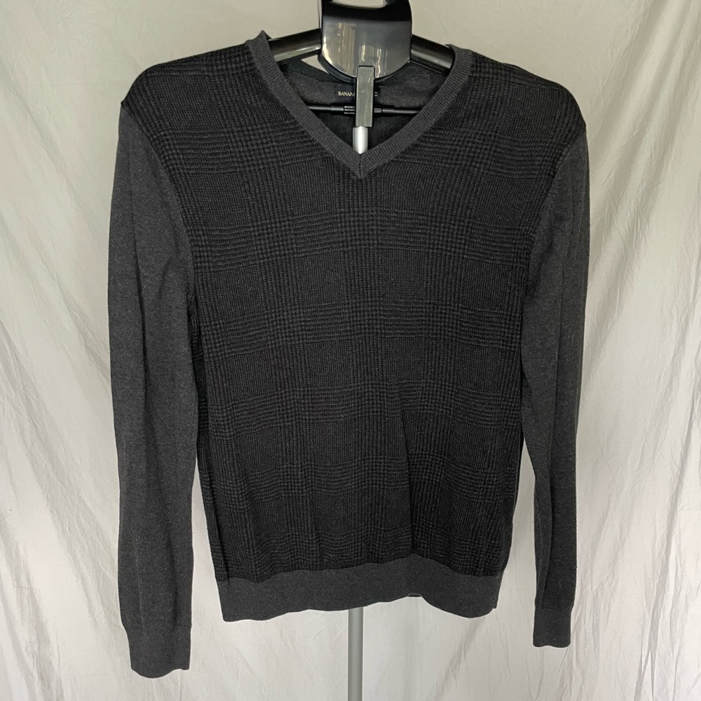 Banana republic grey men’s sweater size small